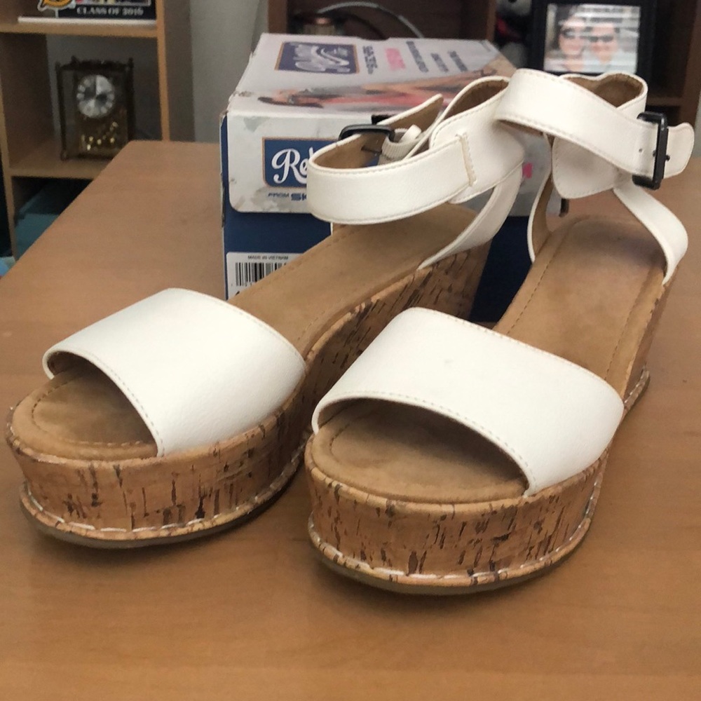 Skechers white wedges